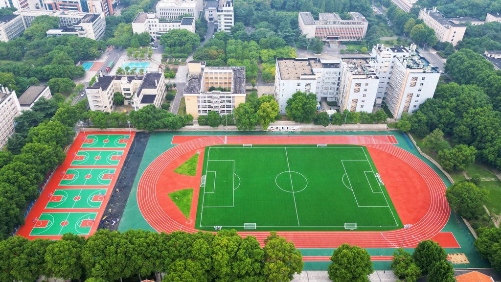 华中农业大学西运动场维修改造项目顺利验收 华中农业大学西运动场维修改造项目顺利验收
